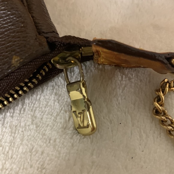 Authentic Louis Vuitton mini purse with chain. Comes with dustbag and box - Picture 6 of 13